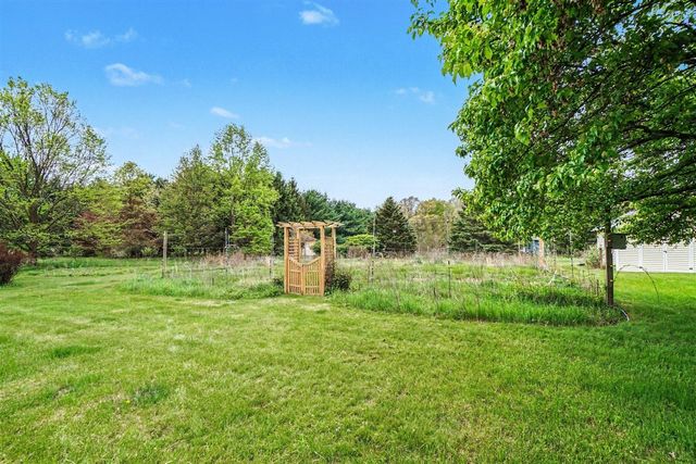 7889 N 26th Street, Kalamazoo, MI 49004