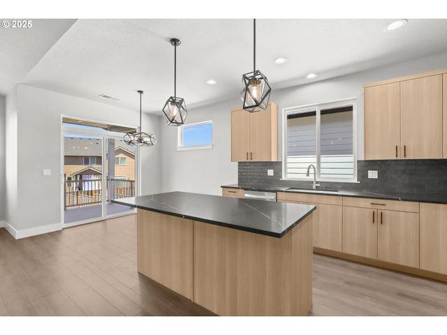 2638 Ne Justus Ave, Estacada, OR 97023