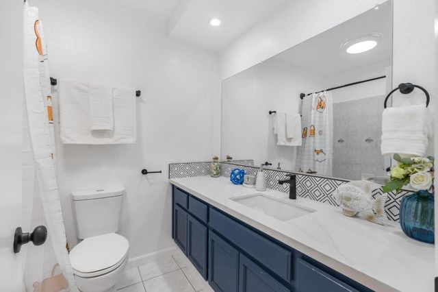 935 La Mesa Terrace G, Sunnyvale, CA 94086