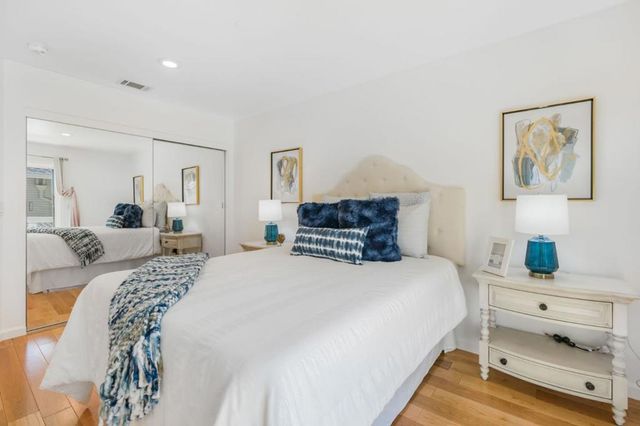 935 La Mesa Terrace G, Sunnyvale, CA 94086