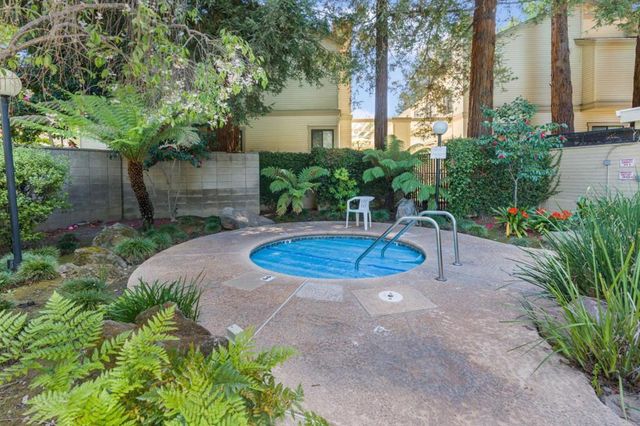 935 La Mesa Terrace G, Sunnyvale, CA 94086