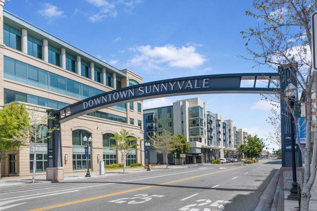 935 La Mesa Terrace G, Sunnyvale, CA 94086