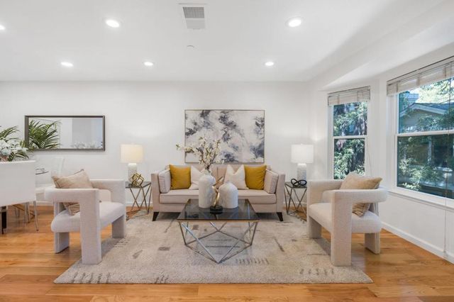 935 La Mesa Terrace G, Sunnyvale, CA 94086