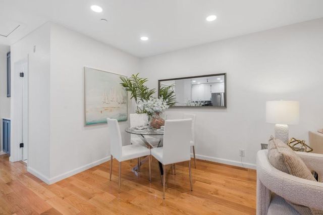 935 La Mesa Terrace G, Sunnyvale, CA 94086