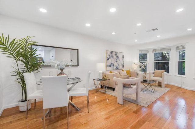 935 La Mesa Terrace G, Sunnyvale, CA 94086