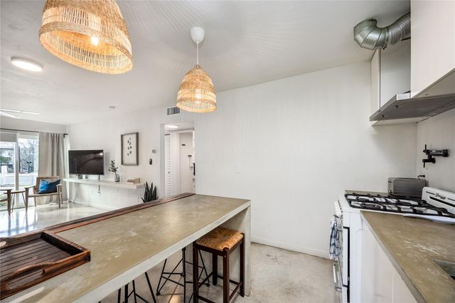 1700 SW 16TH COURT E2, Gainesville, FL 32608