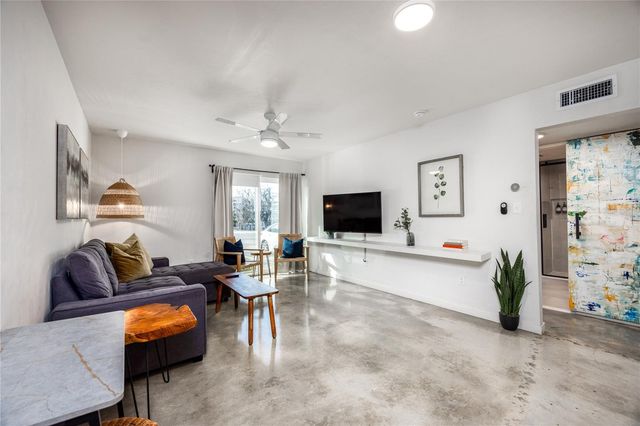 1700 SW 16TH COURT E2, Gainesville, FL 32608