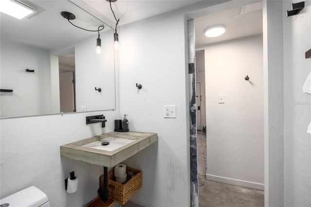 1700 SW 16TH COURT E2, Gainesville, FL 32608