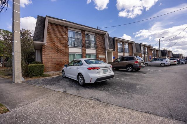 1700 SW 16TH COURT E2, Gainesville, FL 32608