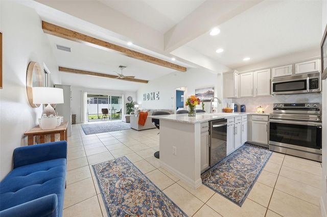5151 NE 121ST AVENUE, Oxford, FL 34484
