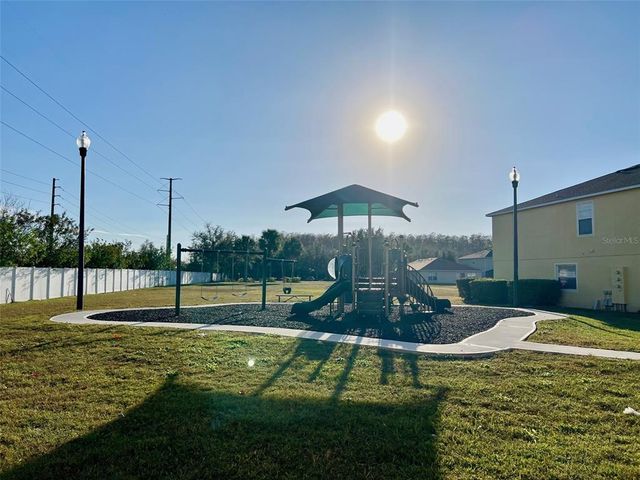 605 CRESTING OAK CIRCLE 97, Orlando, FL 32824