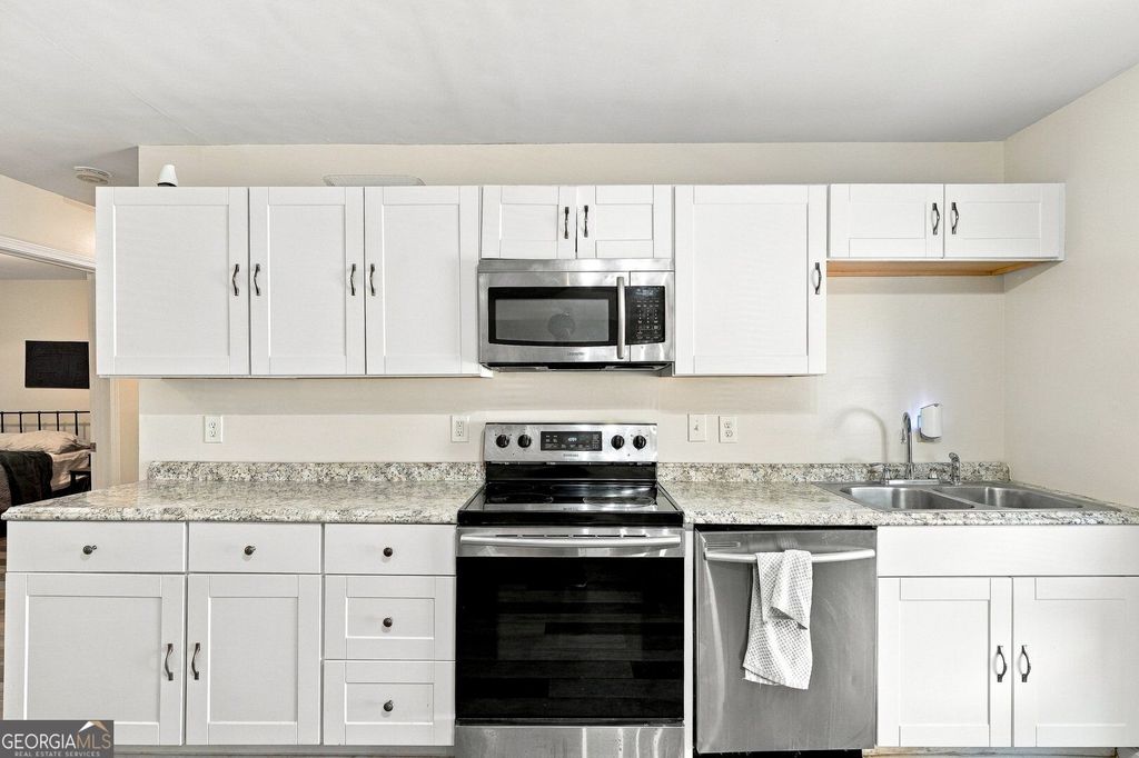 1069 Martin Luther King Jr Drive, Atlanta, GA 30314 — photo 5