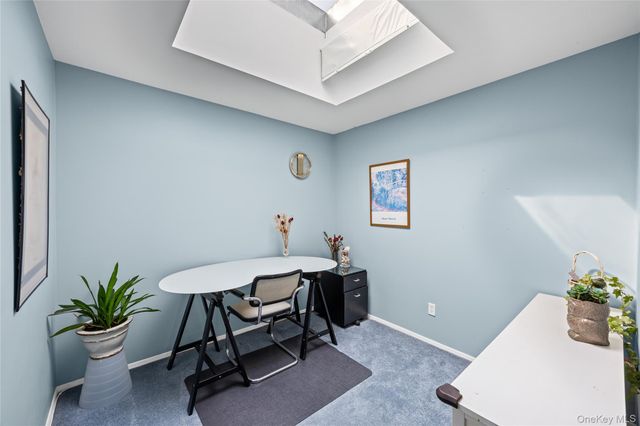 99 S Park Avenue 28, Rockville Centre, NY 11570
