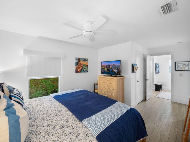 471 Mars Way, Juno Beach, FL 33408