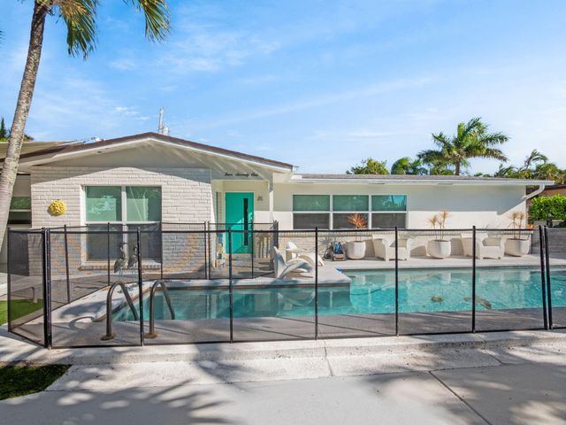 471 Mars Way, Juno Beach, FL 33408