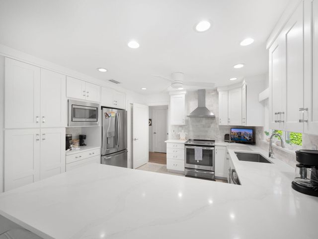 471 Mars Way, Juno Beach, FL 33408