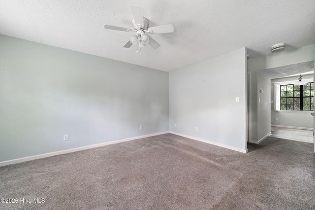 611 SE Railroad Street, Wallace, NC 28466