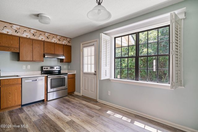 611 SE Railroad Street, Wallace, NC 28466