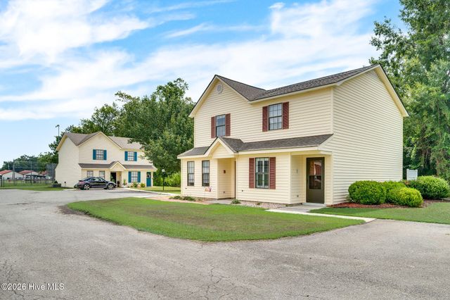 611 SE Railroad Street, Wallace, NC 28466