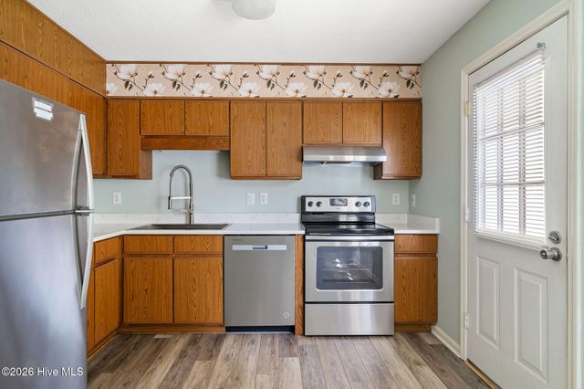 611 SE Railroad Street, Wallace, NC 28466