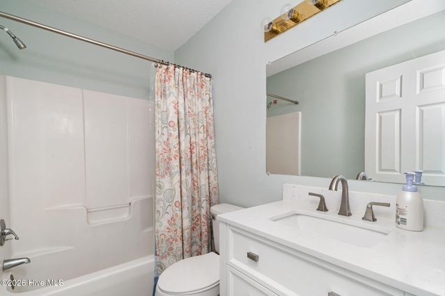 611 SE Railroad Street, Wallace, NC 28466