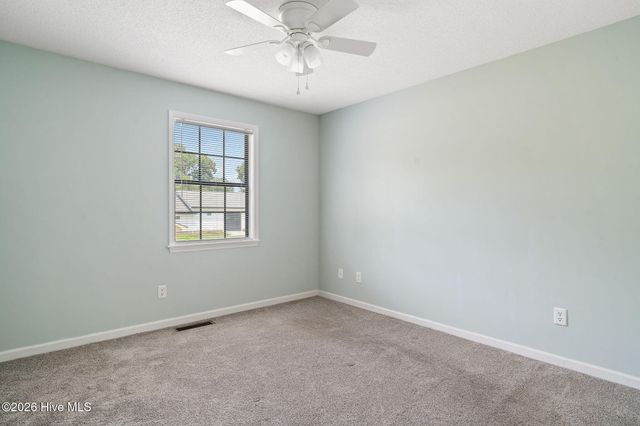 611 SE Railroad Street, Wallace, NC 28466