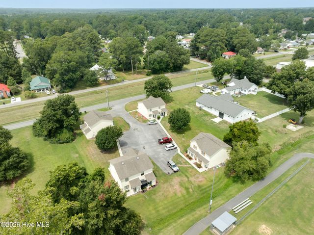 611 SE Railroad Street, Wallace, NC 28466
