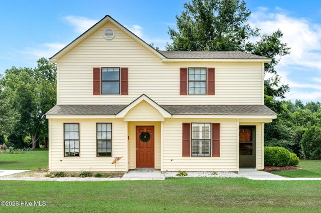 611 SE Railroad Street, Wallace, NC 28466