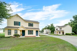 611 SE Railroad Street, Wallace, NC 28466