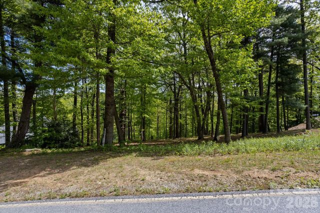 000 Hollybrook Drive S-15, Flat Rock, NC 28731