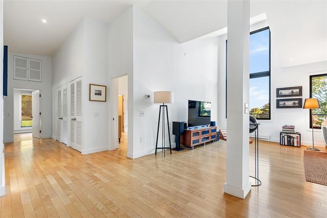 18 Collins Terrace, Jamestown, RI 02835