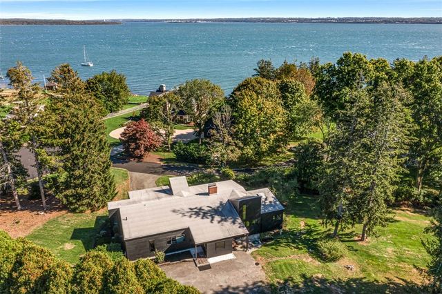 18 Collins Terrace, Jamestown, RI 02835