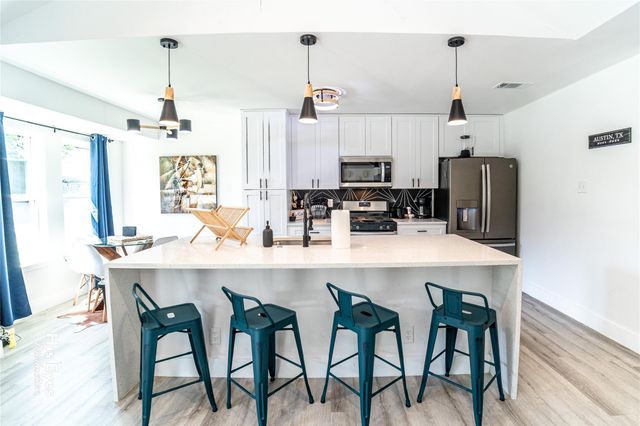 7500 Rio PASS, Austin, TX 78724