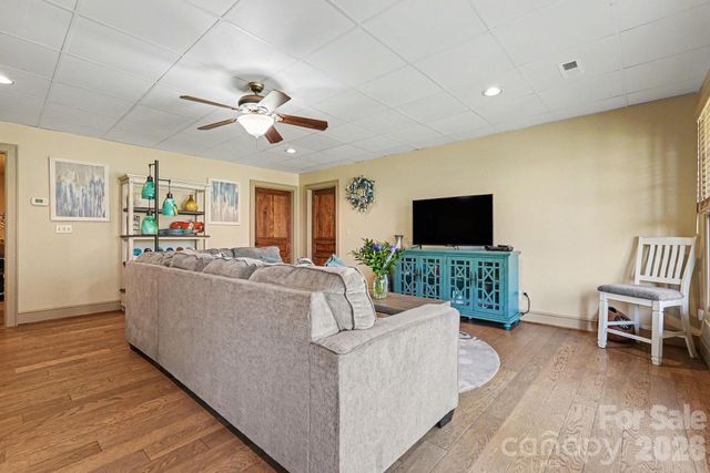2554 Deep Gap Farm Road, Mill Spring, NC 28756