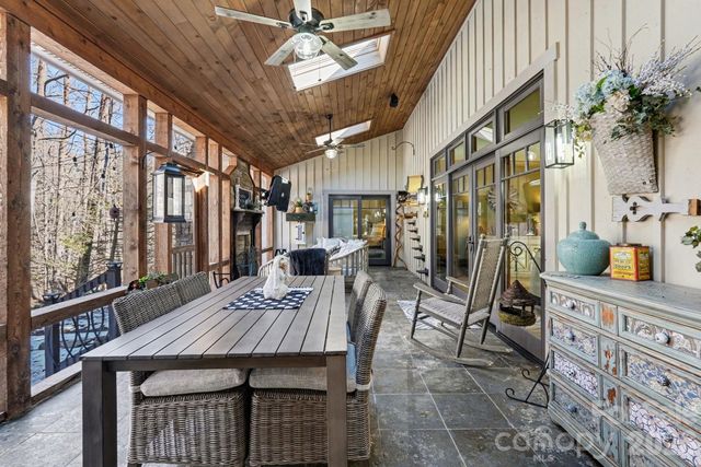 2554 Deep Gap Farm Road, Mill Spring, NC 28756
