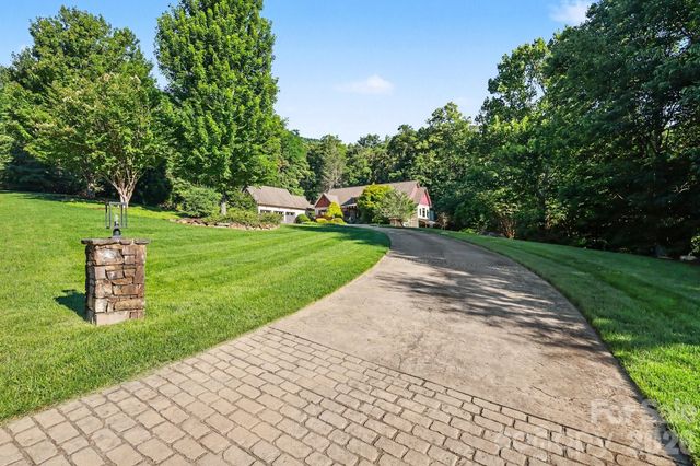 2554 Deep Gap Farm Road, Mill Spring, NC 28756