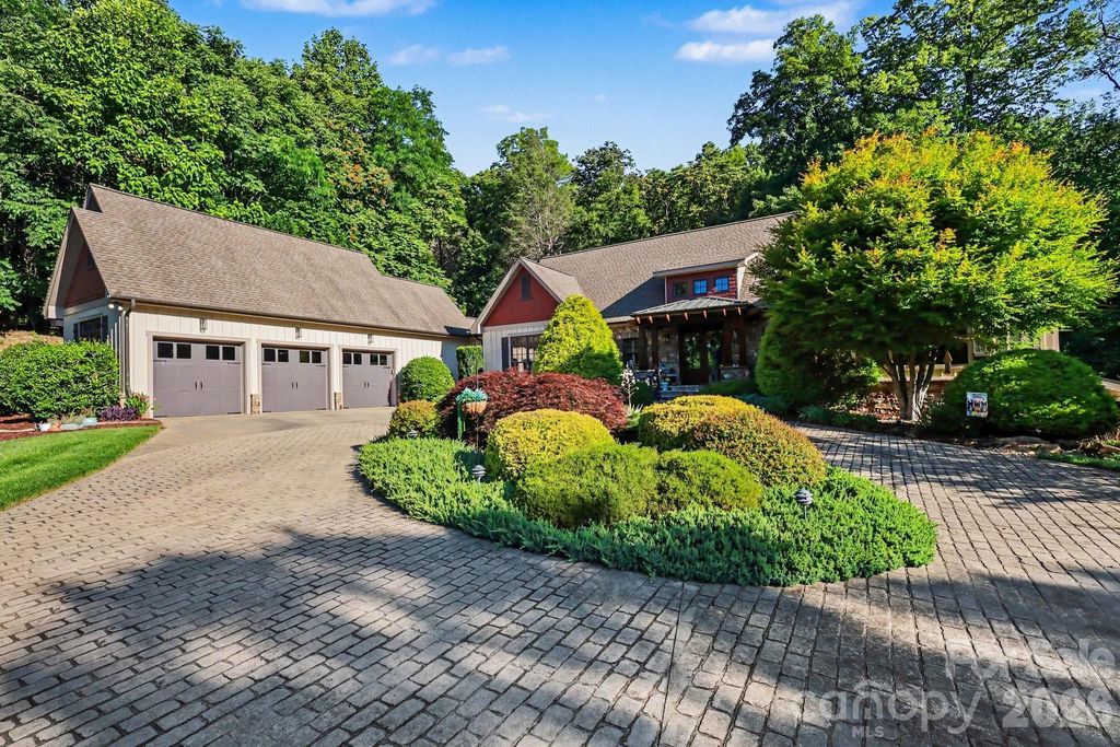2554 Deep Gap Farm Road, Mill Spring, NC 28756