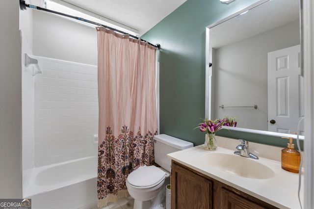1104 Huntington Trace SE, Smyrna, GA 30082