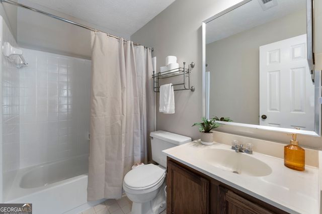 1104 Huntington Trace SE, Smyrna, GA 30082