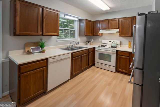 1104 Huntington Trace SE, Smyrna, GA 30082