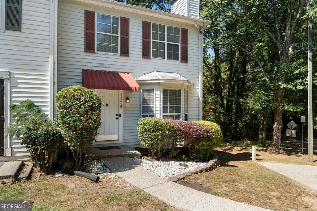 1104 Huntington Trace SE, Smyrna, GA 30082