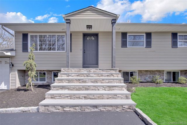 30 Yale Street, Port Jefferson Station, NY 11776