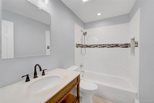 30 Yale Street, Port Jefferson Station, NY 11776