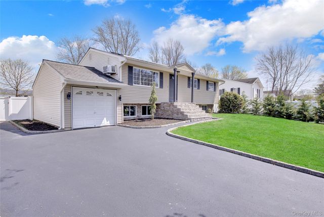 30 Yale Street, Port Jefferson Station, NY 11776