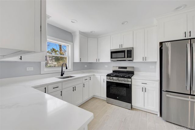 30 Yale Street, Port Jefferson Station, NY 11776