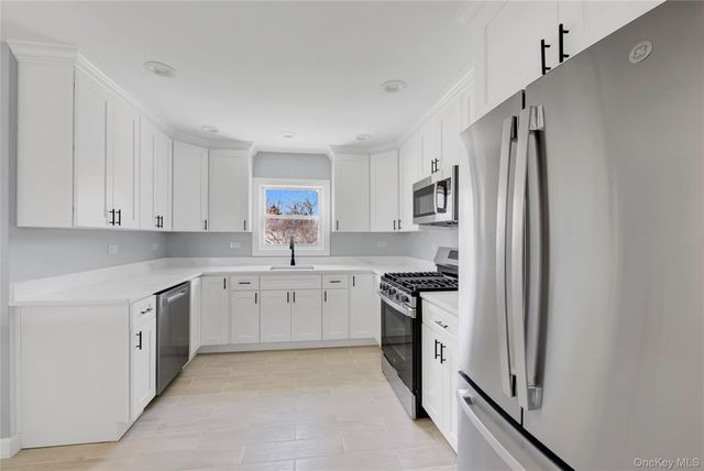 30 Yale Street, Port Jefferson Station, NY 11776