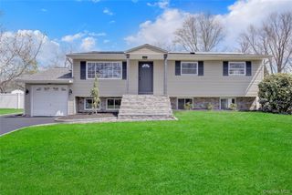 30 Yale Street, Port Jefferson Station, NY 11776