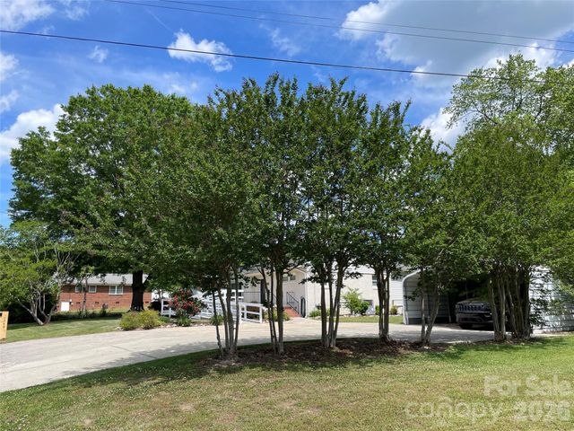 1748 Old West Lane, Gastonia, NC 28052