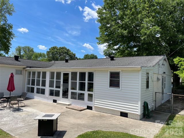 1748 Old West Lane, Gastonia, NC 28052