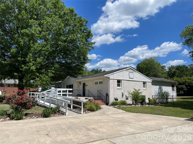1748 Old West Lane, Gastonia, NC 28052